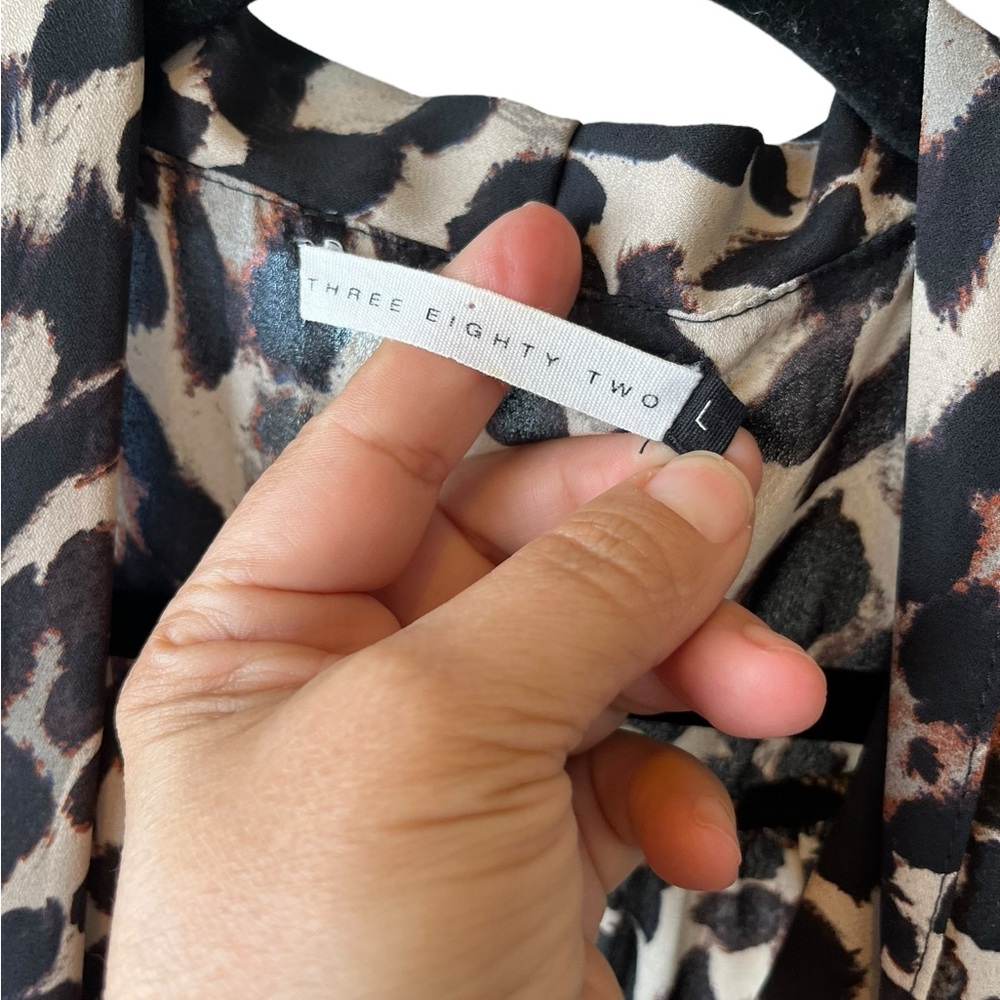 Three Eighty Two Leopard Cheetah Animal Print Blo… - image 2